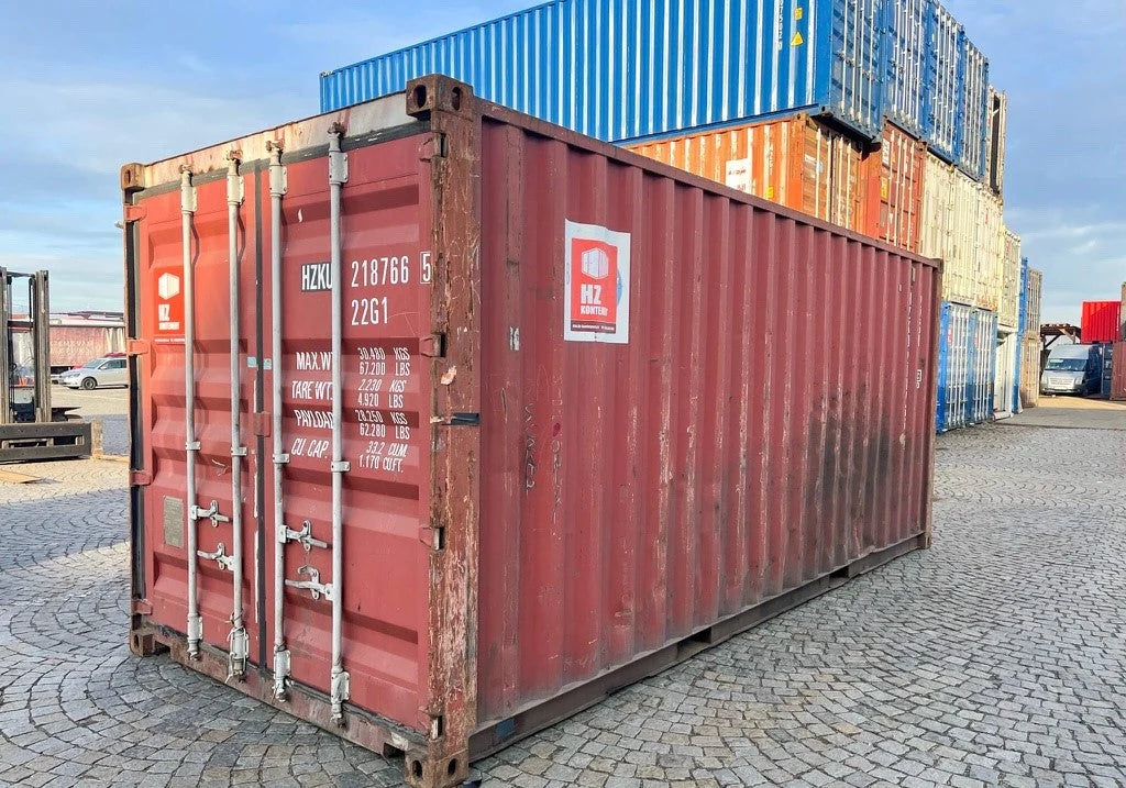 Seecontainer 20 Fuß, rot, gebraucht